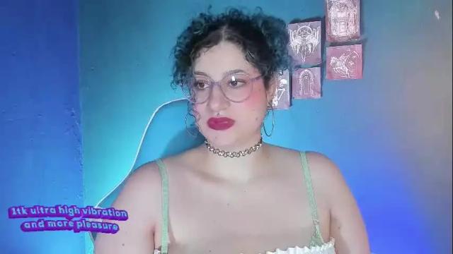 Image 11 of parisse_blues Stream on Chaturbate on 17 days ago