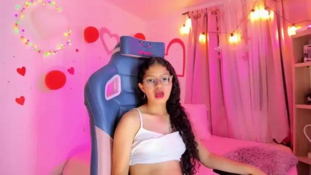 Image 12 of parys_rosse Stream on Chaturbate on 17 months ago