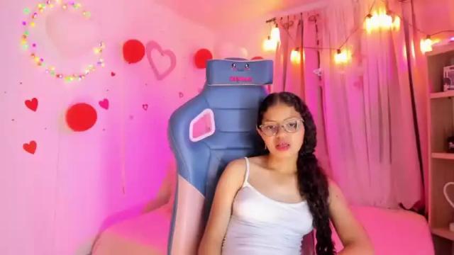 Image 3 of parys_rosse Stream on Chaturbate on 17 months ago