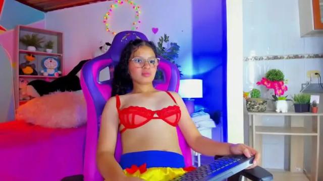 Image 2 of parys_rosse Stream on Chaturbate on 16 months ago