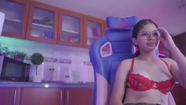 Image 12 of parys_rosse Stream on Chaturbate on 16 months ago
