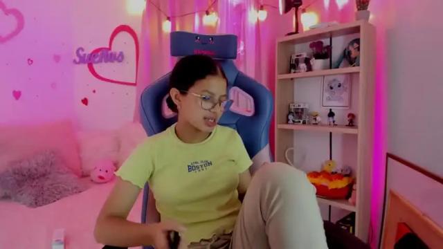Image 2 of parys_rosse Stream on Chaturbate on 16 months ago