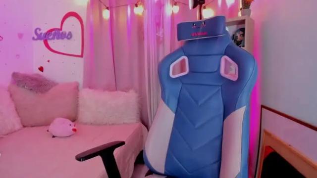 Image 2 of parys_rosse Stream on Chaturbate on 15 months ago