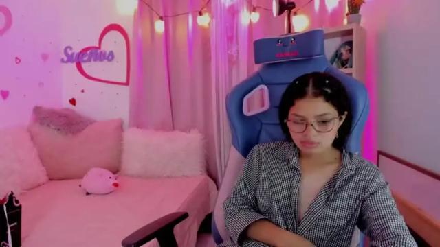 Image 12 of parys_rosse Stream on Chaturbate on 15 months ago