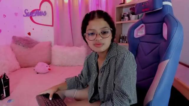Image 8 of parys_rosse Stream on Chaturbate on 15 months ago