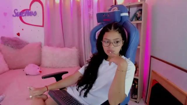Image 10 of parys_rosse Stream on Chaturbate on 15 months ago