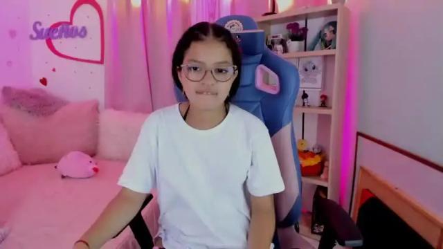 Image 2 of parys_rosse Stream on Chaturbate on 15 months ago