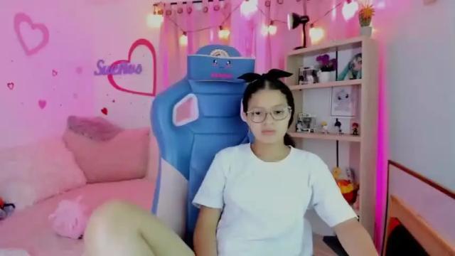 Image 2 of parys_rosse Stream on Chaturbate on 15 months ago