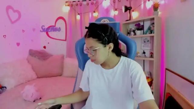 Image 3 of parys_rosse Stream on Chaturbate on 15 months ago