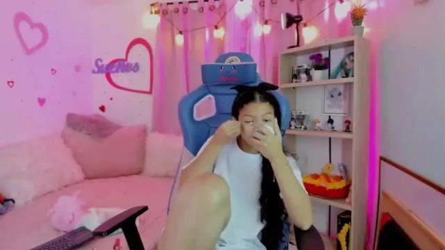 Image 7 of parys_rosse Stream on Chaturbate on 15 months ago