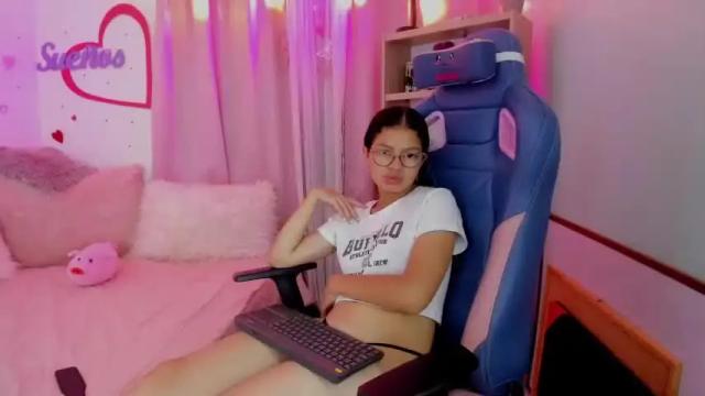 Image 8 of parys_rosse Stream on Chaturbate on 15 months ago