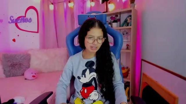 Image 2 of parys_rosse Stream on Chaturbate on 15 months ago