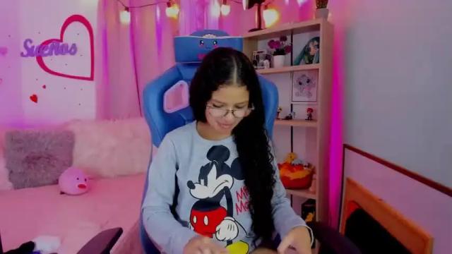 Image 3 of parys_rosse Stream on Chaturbate on 15 months ago