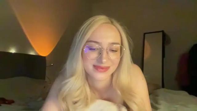 Image 8 of passionann Stream on Chaturbate on 14 months ago