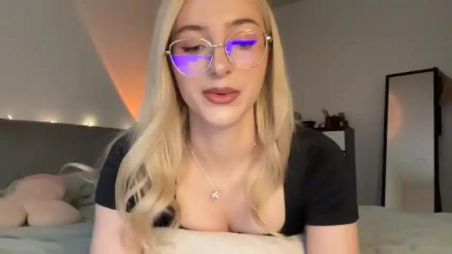 Image 6 of passionann Stream on Chaturbate on 18 months ago