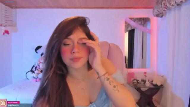 Image 4 of pau_cute Stream on Chaturbate on 13 months ago