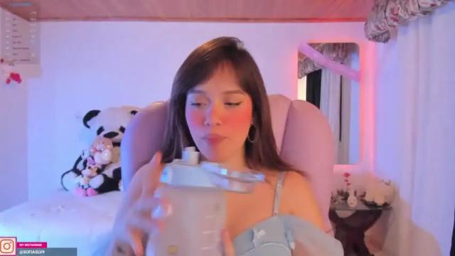 Image 6 of pau_cute Stream on Chaturbate on 13 months ago