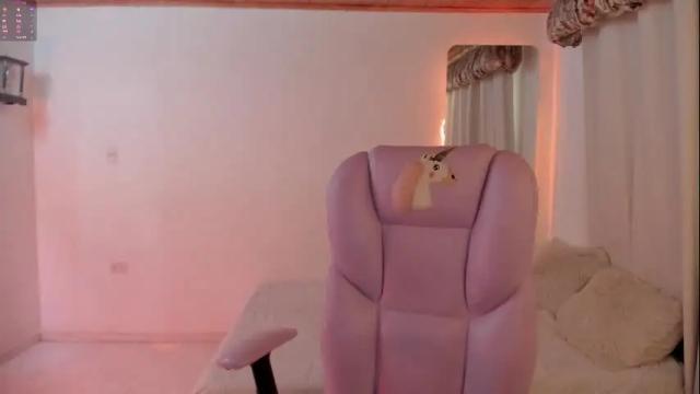 Image 11 of pau_cute Stream on Chaturbate on 1 month ago