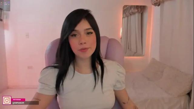 Image 11 of pau_cute Stream on Chaturbate on 1 month ago