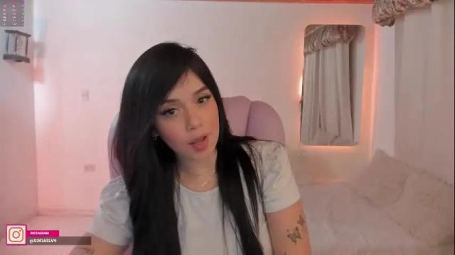 Image 2 of pau_cute Stream on Chaturbate on 1 month ago
