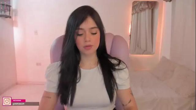 Image 6 of pau_cute Stream on Chaturbate on 1 month ago