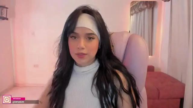 Image 10 of pau_cute Stream on Chaturbate on 8 days ago