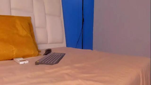 Image 2 of pau_evanss Stream on Chaturbate on 3 months ago