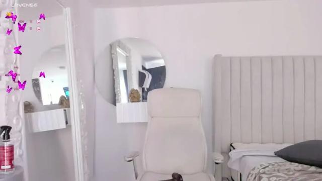 Image 2 of pau_stars Stream on Chaturbate on 13 months ago