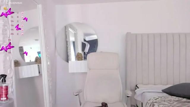 Image 3 of pau_stars Stream on Chaturbate on 13 months ago
