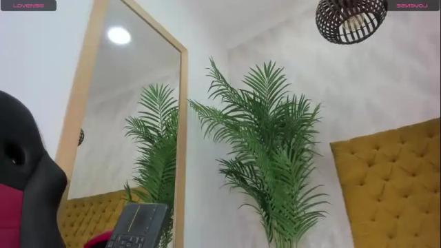 Image 7 of paula_valentina Stream on Chaturbate on 19 months ago