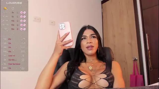 Image 4 of paulett_g Stream on Chaturbate on 3 months ago