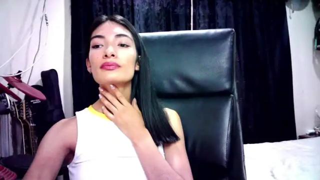 Image 3 of paulette_1308 Stream on Chaturbate on 20 months ago
