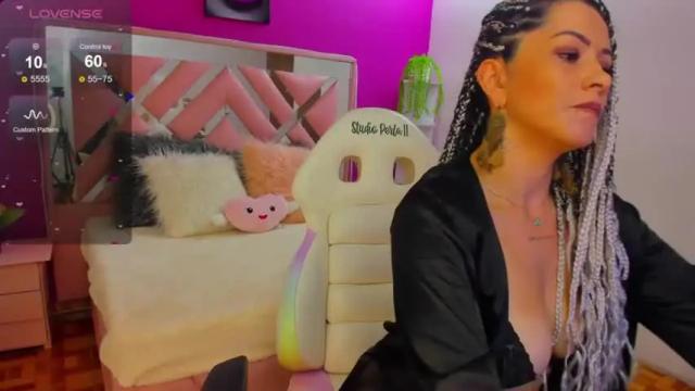 Image 6 of pauli_luna Stream on Chaturbate on 15 months ago