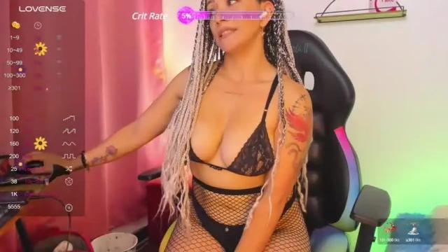 Image 2 of pauli_luna Stream on Chaturbate on 14 months ago
