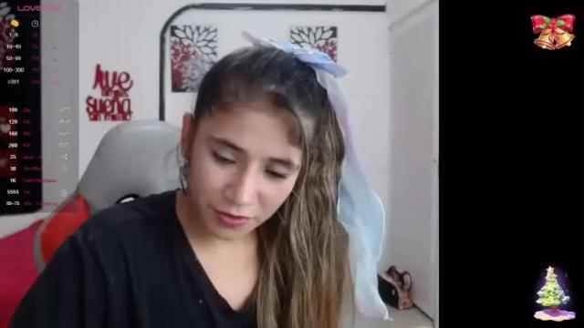 Image 3 of paulina_blonde Stream on Chaturbate on 17 months ago