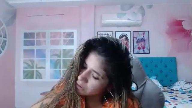 Image 3 of paulina_blonde Stream on Chaturbate on 17 months ago