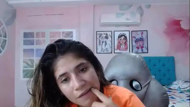 Image 7 of paulina_blonde Stream on Chaturbate on 17 months ago