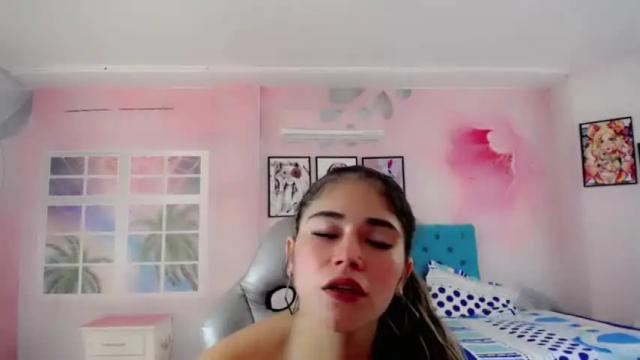 Image 10 of paulina_blonde Stream on Chaturbate on 16 months ago