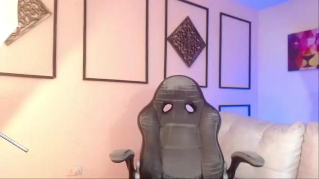 Image 7 of paulina_cristal Stream on Chaturbate on 20 months ago