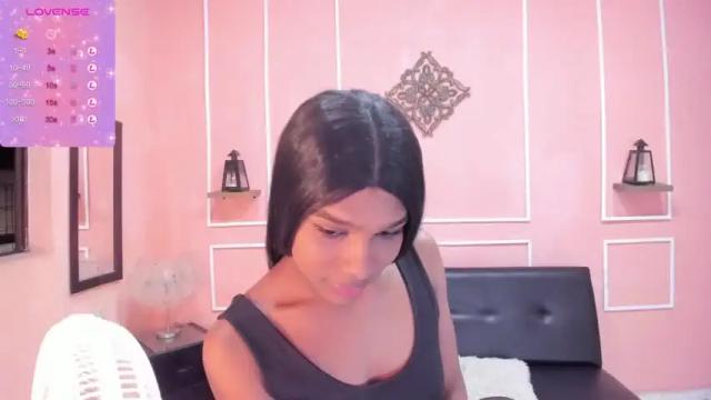 Image 3 of paulina_cristal Stream on Chaturbate on 19 months ago