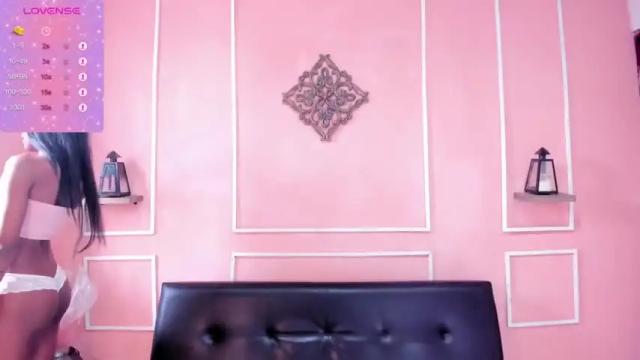 Image 10 of paulina_cristal Stream on Chaturbate on 19 months ago