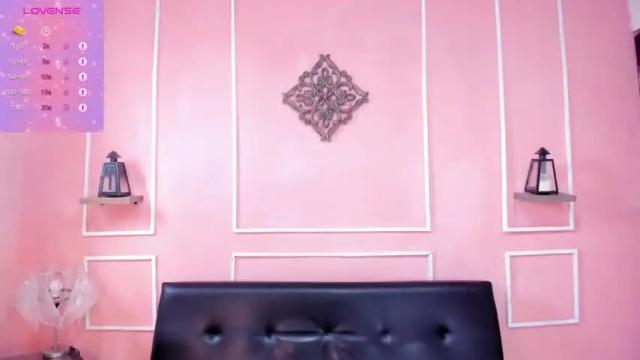 Image 8 of paulina_cristal Stream on Chaturbate on 19 months ago