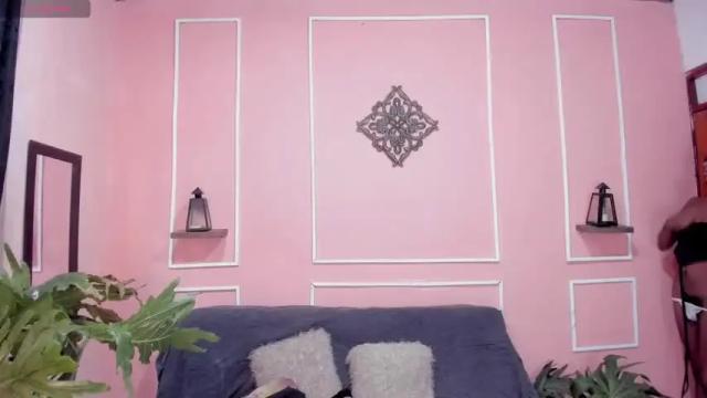 Image 12 of paulina_cristal Stream on Chaturbate on 16 months ago