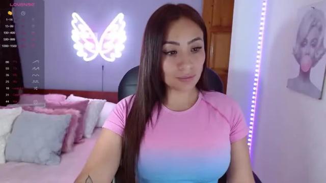 Image 4 of paulina_galvis2700 Stream on Chaturbate on 13 months ago