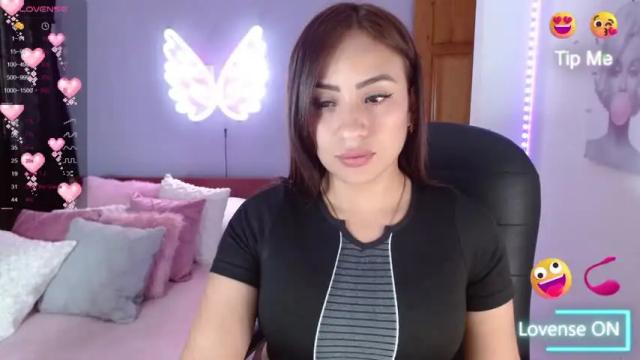 Image 2 of paulina_galvis2700 Stream on Chaturbate on 13 months ago