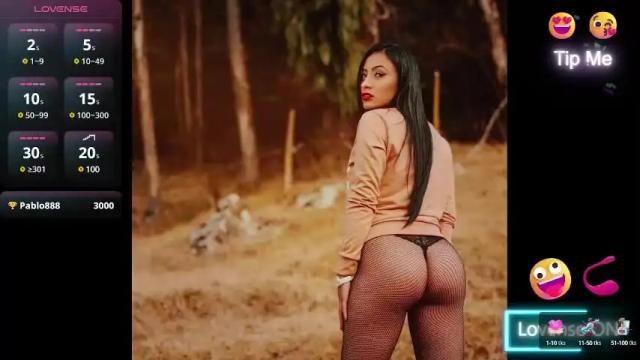 Image 3 of paulina_galvis2700 Stream on Chaturbate on 1 month ago