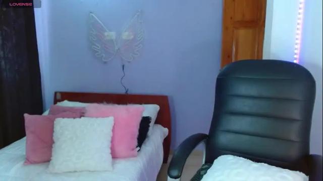 Image 12 of paulina_galvis2700 Stream on Chaturbate on 1 month ago