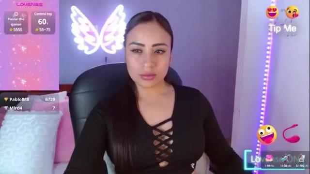 Image 4 of paulina_galvis2700 Stream on Chaturbate on 26 days ago