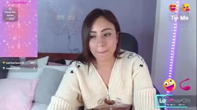 Image 12 of paulina_galvis2700 Stream on Chaturbate on 20 days ago