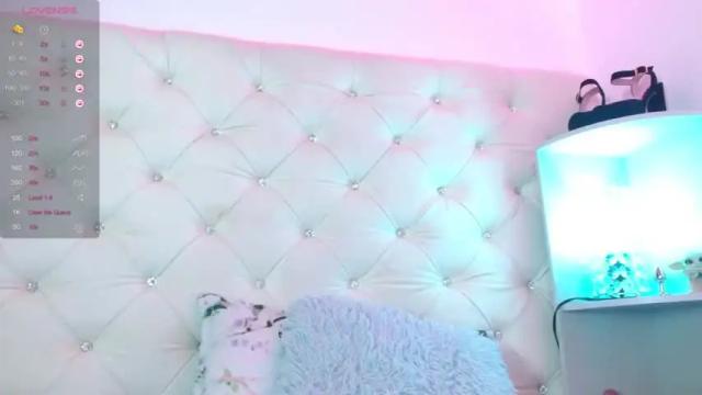 Image 12 of paulina_tellez Stream on Chaturbate on 19 months ago